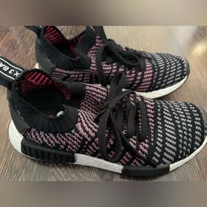 Men’s Adidas NMD R1 Black/Grey/Pink Size 5